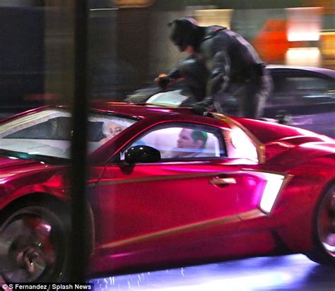 Margot Robbie Gets Into Suicide Squad Character As Batman Stunt Double Gives Chase Daily Mail