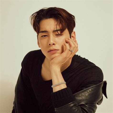Cha eun woo (born lee dong min) is a south korean singer, actor, and member of the boy group 'astro'. ASTRO's Cha Eun-woo Charismatic on His First-Ever Magazine ...