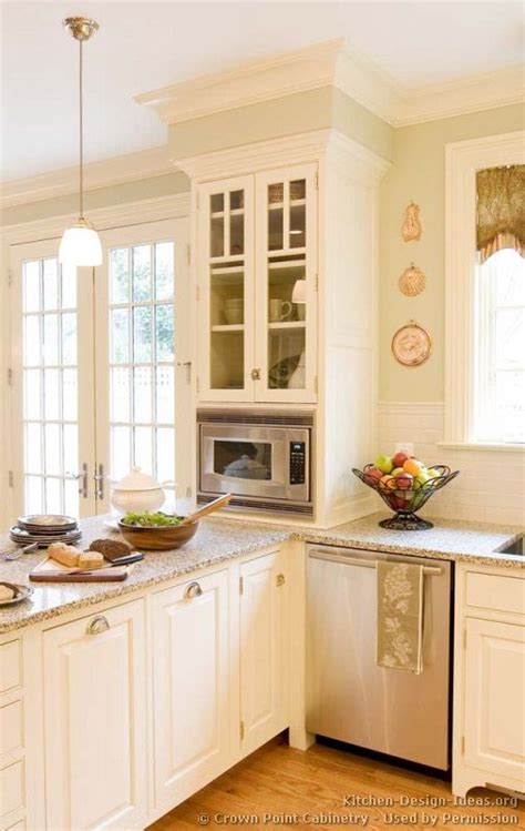 A Kitchen Peninsula Is A Great Addition To An Open Kitchen And Dining Combo