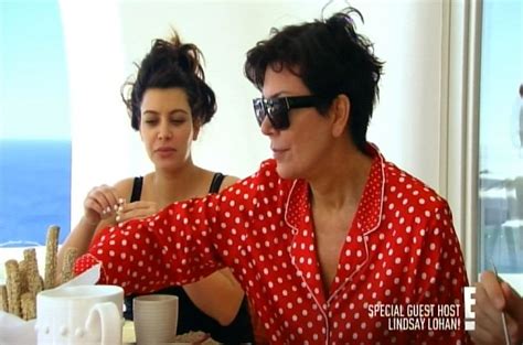 Kris Jenner Teases Daughter Kim Kardashian Over Pregnancy Cleavage Daily Mail Online