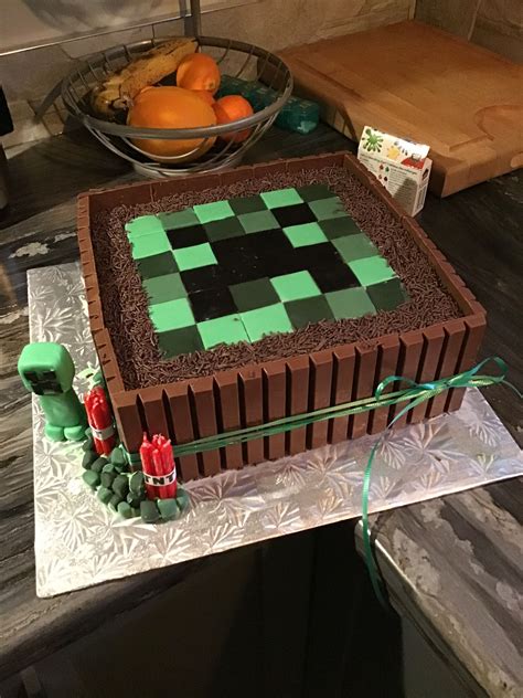 Minecraft Cake With Paper Craft Decorations Minecraft Cakes Images