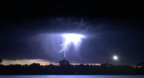 Wow Thats Apocalyptic Incredible Lightning Storm Off Adelaide