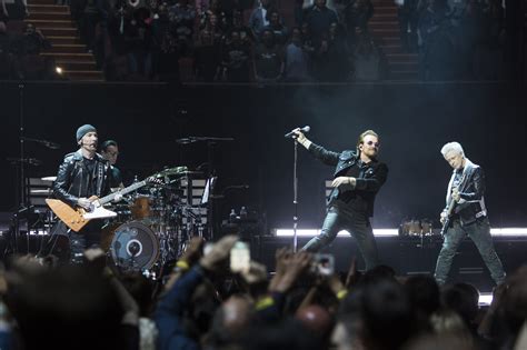 U2 Concert Review Plenty Of Life Left At The Forum