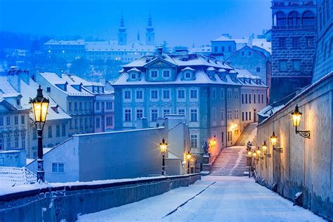 冬、雪、都市、通り、家、プラハ、チェコ共和国、ライト 都市、自然、風景、冬のプラハ 高画質の壁紙 Pxfuel