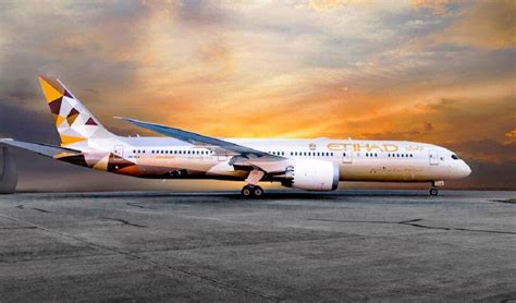 Etihad Airways Unveils Manchester City Fc Livery On New Dreamliner Al