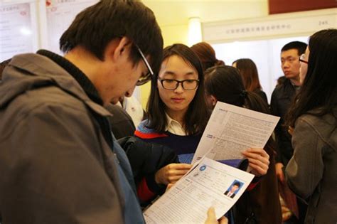 More Chinese Overseas Students Are Returning But Firms Say Finding