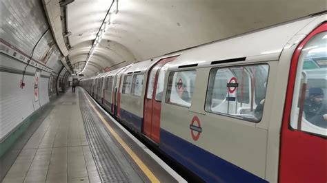 London Underground Bakerloo Line 1972 Tube Stock Leaving Kilburn Park