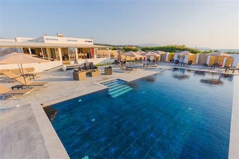 A Wonderful New Naturist Hotel Review Of Viva Tourismo Resort Naturist Club Paradisi Greece