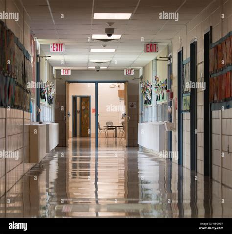 Photo Of A Hallway In A Virginia Elementary School On May 1 2017 Stock