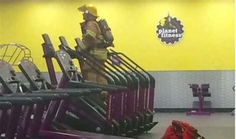 To Honor 911 Victims This Firefighter Climbed 110 Flights At The Gym