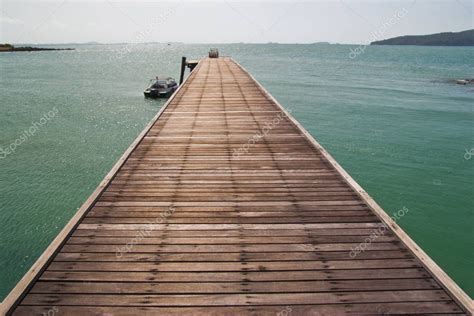 Wood Bridge Sea Rayong — Stock Photo © Yayimages 259815614