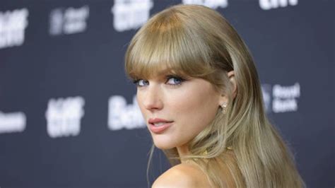 Taylor Swift Facts Singers Age Boyfriend Parents Biggest Songs And