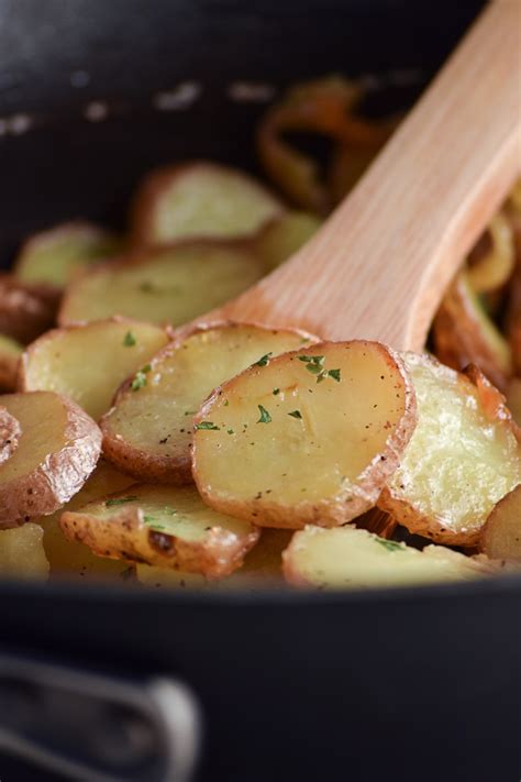 But if you're tired of the usual mashed or baked potatoes, try spicing up your dinner table with fried smashed potatoes. Easy Pan Fried Potatoes - My Homemade Heaven