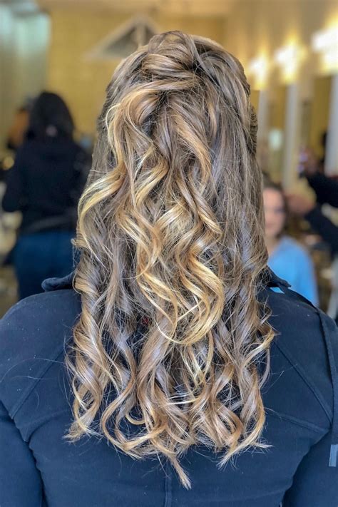 Ace Your Prom Photos With This Curly Half Up Half Down Hairstyle