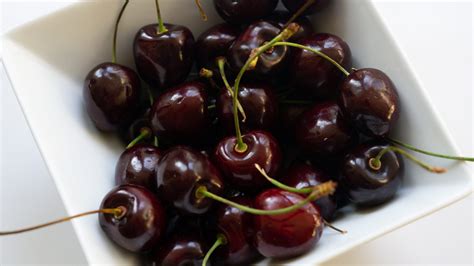 4 Reasons Why You Should Be Eating More Sweet Cherries Flourish Heights