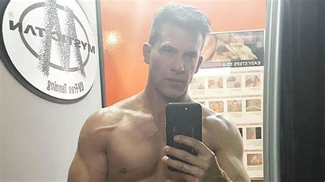 El Actor Jorge Aravena Posa Desnudo Y Enciende La Pol Mica Foto Telemundo