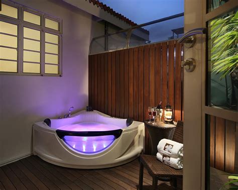 10 Hotels In Singapore With Private Jacuzzis For Next Level Romantic