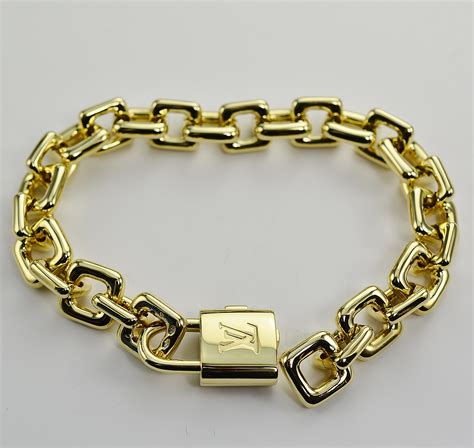 Louis Vuitton Solid 18k Gold Charm Bracelet With Purse Charm 380