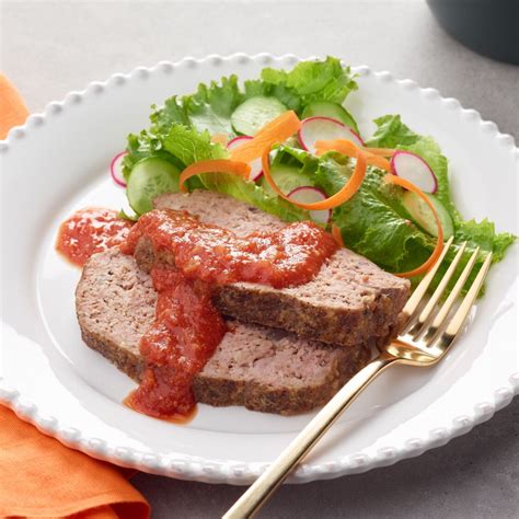 It's really moist and makes great sandwiches.with a fraction of the fat of regular meatloaf, this version is so good that one tester entered it in a contest. Meatloaf with Tomato Gravy | Recipe | Meatloaf, Tomato ...