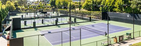 It is located at 5851 clinton street, between wilcox and rossmore, one block south of melrose avenue. Hillcrest Country Club - Los Angeles, CA - Home