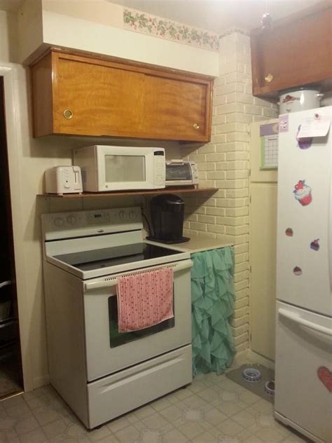 Don't use metal containers unless the recipe specifically directs you to: Microwave Shelf above Stove (please ignore the mess, the ...