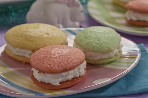 *this post may contain affiliate links. Easter Egg Cream Sandwiches | MrFood.com