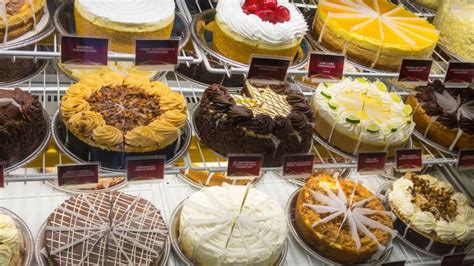 Cheesecake Factory To Debut Loyalty Rewards Program In 2022