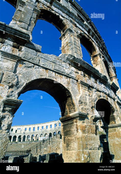 Roman Amphitheatre Pula Istria Croatia Stock Photo Alamy