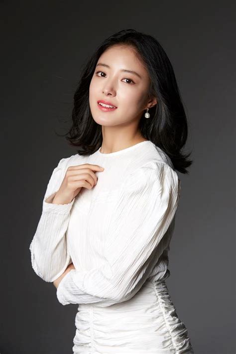 Jump to navigation jump to search. Lee Se-Young - AsianWiki