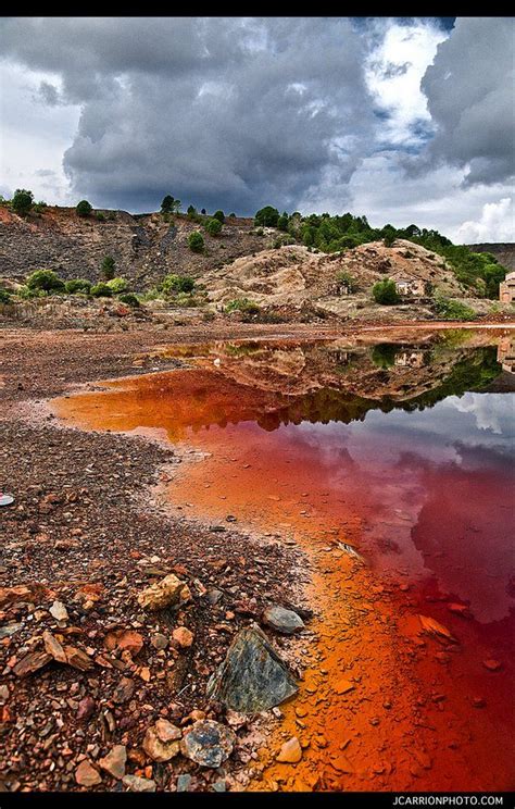 28 Photos From Most Unusual Landscapes Around The World River Tinto