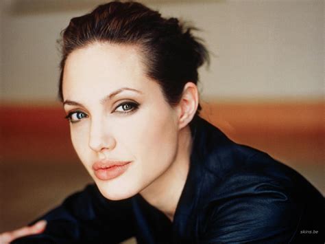 Celebrity Angelina Jolie Wallpaper