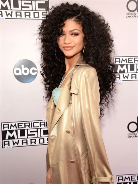 Zendayas Best Hair And Makeup Moments On The Red Carpet Vogue