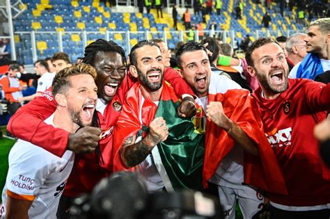 Galatasaray da ilk kez şampiyonluk yaşayan oyuncular SPOR Futboo com