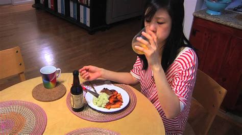 Cindy Eats A Steak Dinner With Vegetables People Eating 10 Youtube