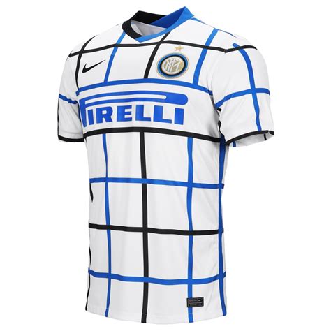 Inoltre, all'esterno del colletto appare la scritta «inter milano»: Le foto della nuova maglia away 2020/2021 dell'Inter | News