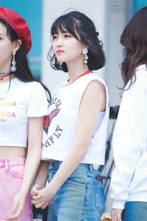 10 Times Twices Momo Showed Her Beautiful Figure In A Pair Of Jeans