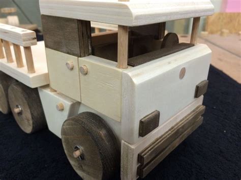Hochbeet aus holz selber bauen: Einen Laster für den Enkel Bauanleitung zum selber bauen ...