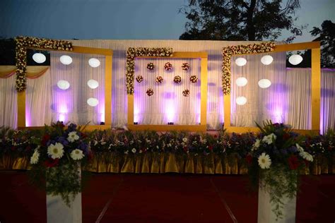 Pin by Wedding Dot Com on Wedding Decorations | Wedding stage