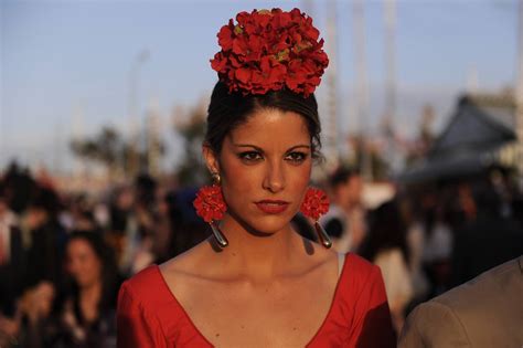 La Feria de Abril se llena de guapas 'gitanas' - elcorreo.com