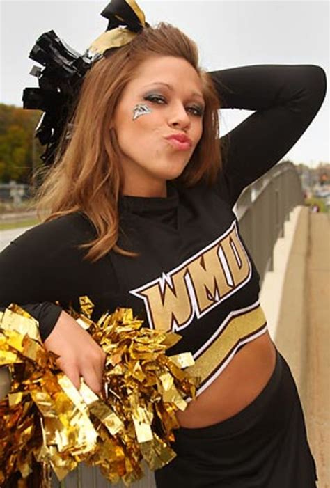 Cheerleader Of The Week Kylee Ann Crawford Western Michigan Sports Illustrated