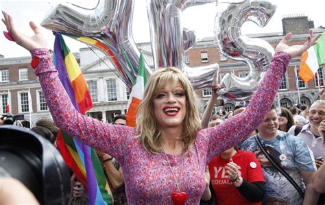 Ireland Resoundingly Votes To Legalize Gay Marriage