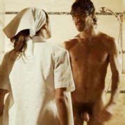 Gael García Bernal totalmente desnudo muestra el culo en La mala