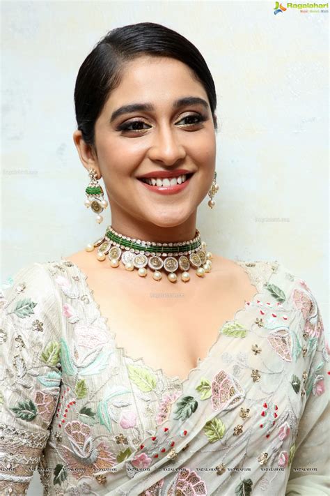 Pin By P P On Pearl Regina Cassandra Beautiful Smile Women South Indian Actress