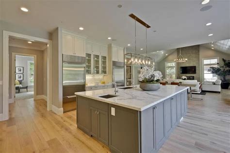 Shaker white cabinets, antique white cabinets 25 Beautiful Transitional Kitchen Designs (Pictures ...