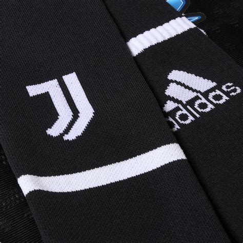 A shirt that draws on the style of the past to redefine the look of the future. JUVENTUS HOME BLACK SOCKS 2021/22 - Juventus Official Online Store