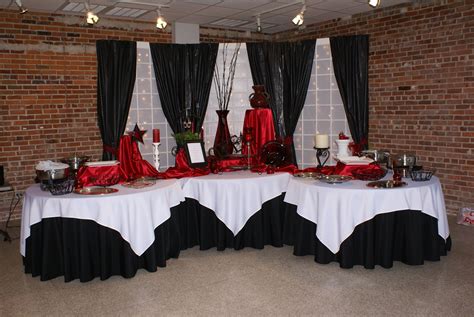 10 Perfect Red White And Black Wedding Ideas 2020