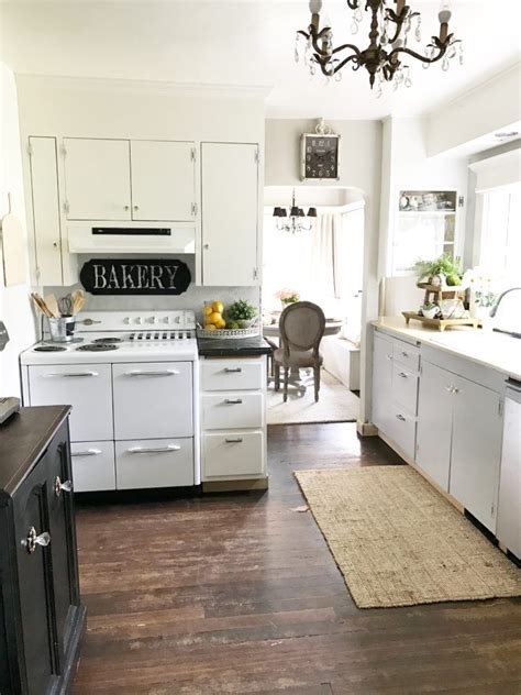 Updating Your Farmhouse Kitchen Under 1000 Hallstrom Home Home