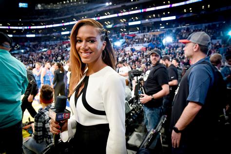 How Sportscaster Ros Gold Onwude Is Breaking Free From Anchorwoman Hair