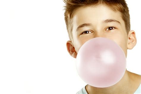 Surprising Ways Chewing Gum Is Beneficial To Your Teeth