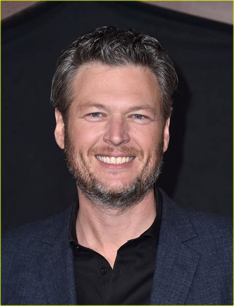 blake shelton is people s sexiest man alive 2017 photo 3987460 blake shelton sexiest man